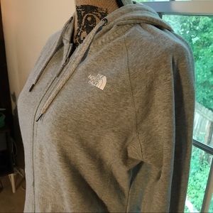The North Face heather grey women’s hoodie